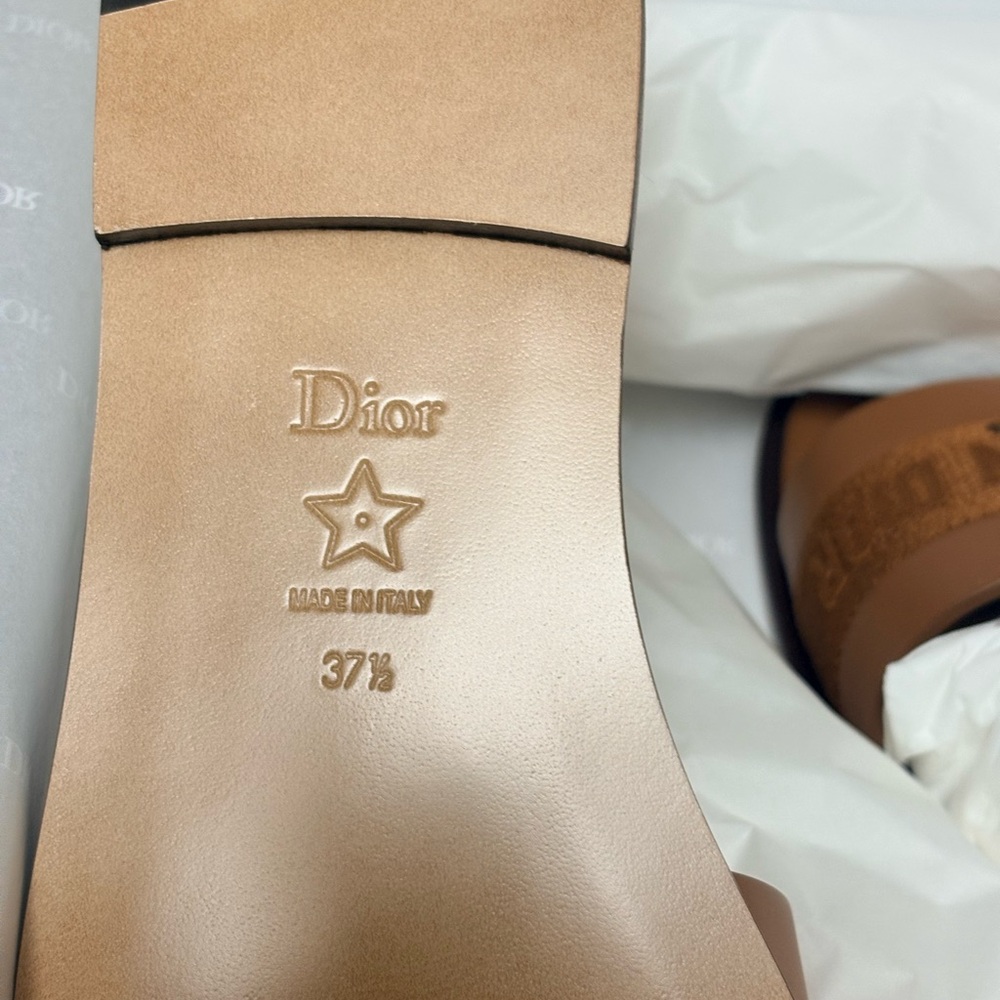 Christian Dior Dway Slide
Camel Calfskin - Picture 5 of 6